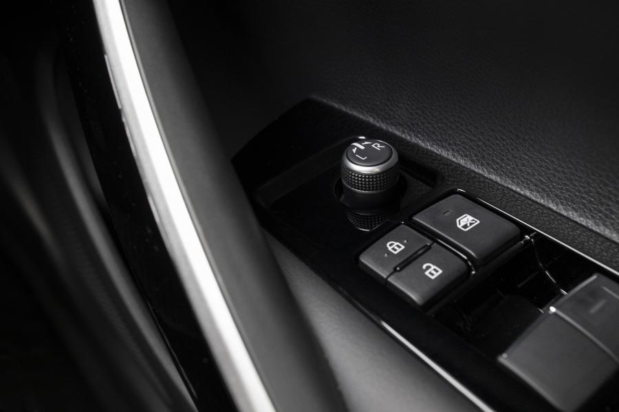 Детали интерьера Toyota Corolla Sedan 2020 года  (ZA) (фото 26 из 40)